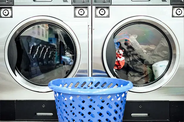 how to maximize energy savings when washing laundry